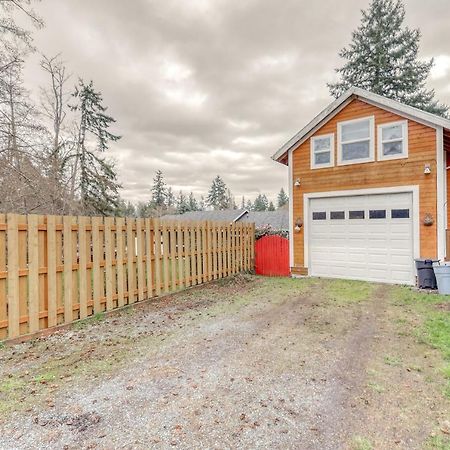 Studio By The Gazebo In Langley Apartamento Exterior foto